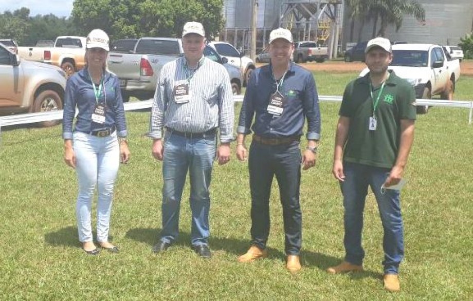 Equipe da COTRIMAIO no evento da Taboão Sementes